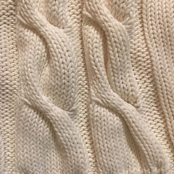 SPRING SALE
Vintage 80’s Creamy White Cable Knit Long Sweater - Picture 6 of 6